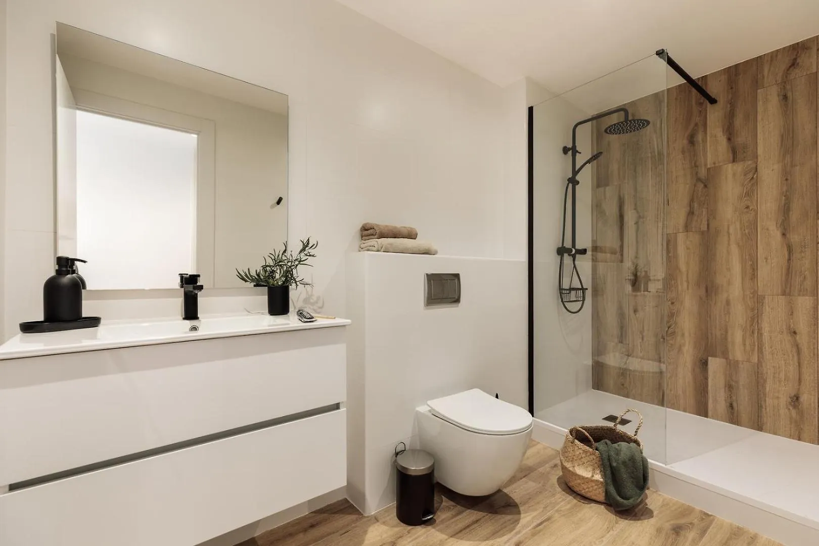 ברצלונה Orosi - 2 Bedrooms And Balcony In Poble Sec