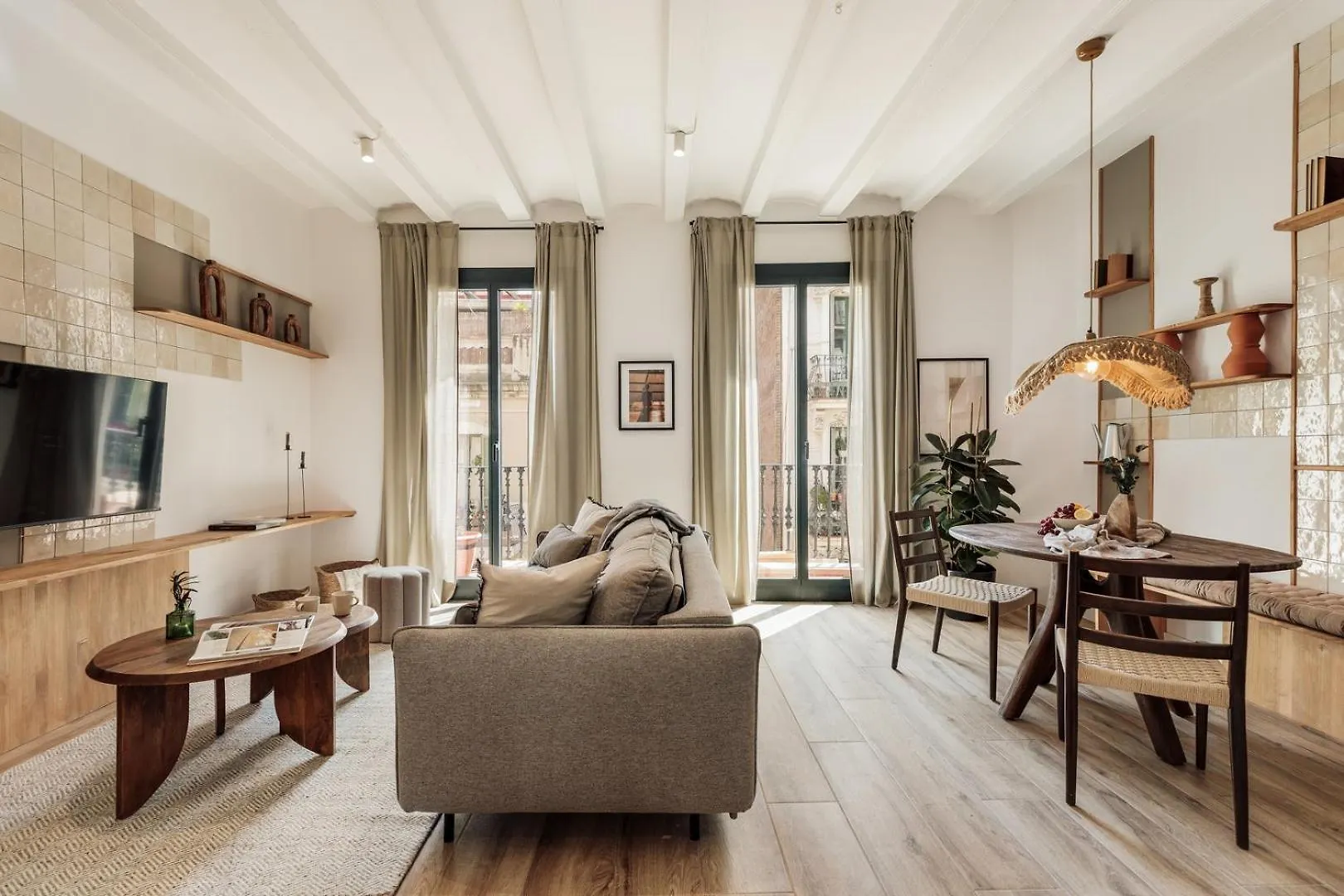 Apartament Orosi - 2 Bedrooms And Balcony In Poble Sec Barcelona