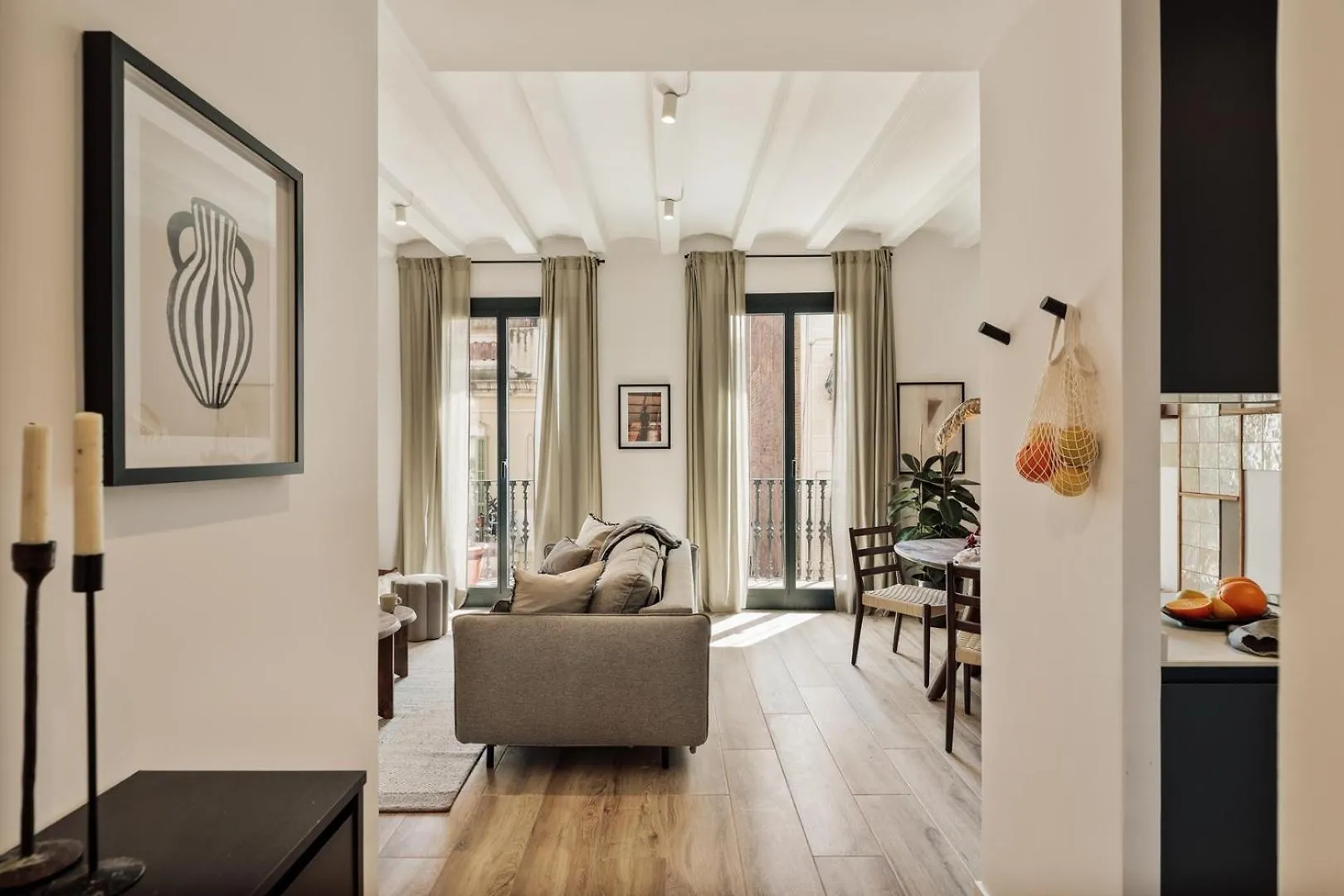 Orosi - 2 Bedrooms And Balcony In Poble Sec Barcelona Apartament